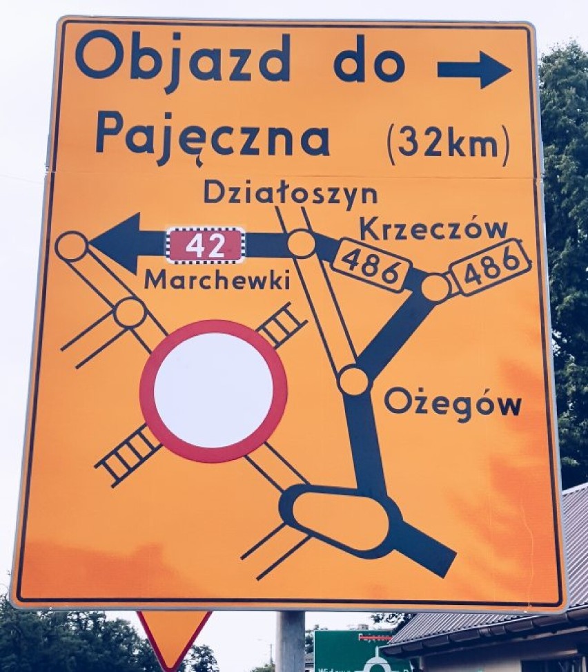 Remontują wiadukt kolejowy nad drogą Pajęczno-Siemkowice. Objazd do połowy listopada. Nowe oblicze zyska także stacja w Chorzewie ZDJĘCIA