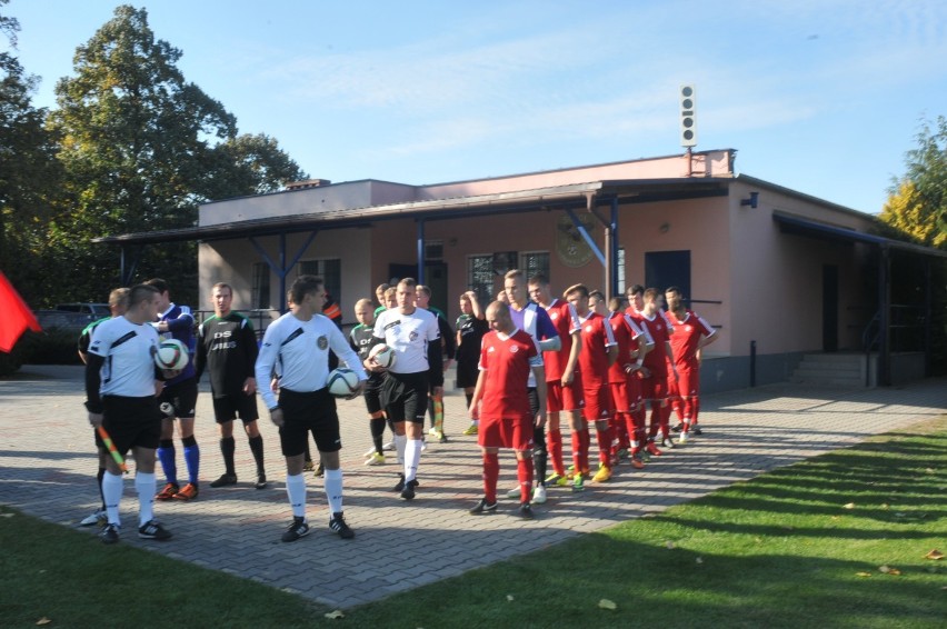 IV Liga Lubuska - piłka nożna. ZAP Syrena Zbąszynek - Czarni Browar Witnica 0:2 (0:1)