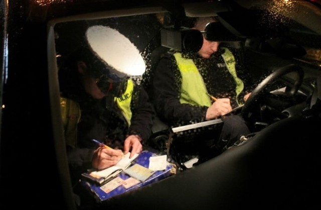 Kruszwiccy policjanci skompletowali materiał dotyczący noworocznej interwencji na drodze w miejscowości Wola Wapowska gmina Kruszwica