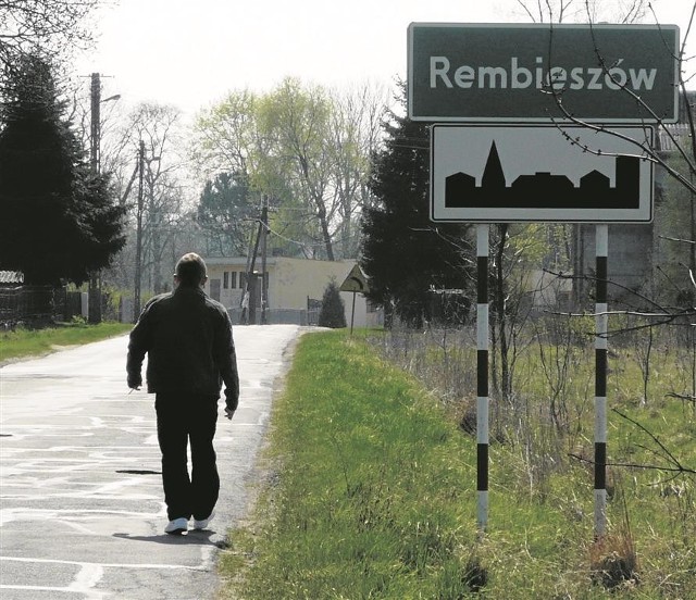 Gdzie są przystanki PKS? - pytają mieszkańcy wsi  Rembieszów, Kolonia  Rembieszów  i Zmyślona