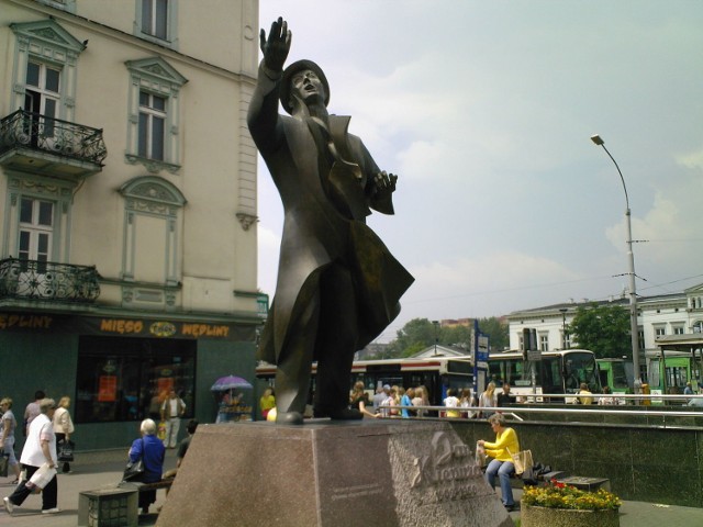 Pomnik Jana Kiepury w centrum Sosnowca. Dwie jego kopie stoją w Krynicy i w Nowym Jorku. Fot. Jerzy Fila