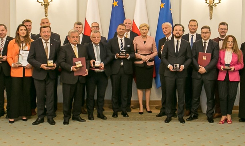 Cud Miód z Sądeckiego Bartnika laureatem godła „Teraz Polska”. Nagrodę wręczyła Pierwsza Dama RP. Zdjęcia