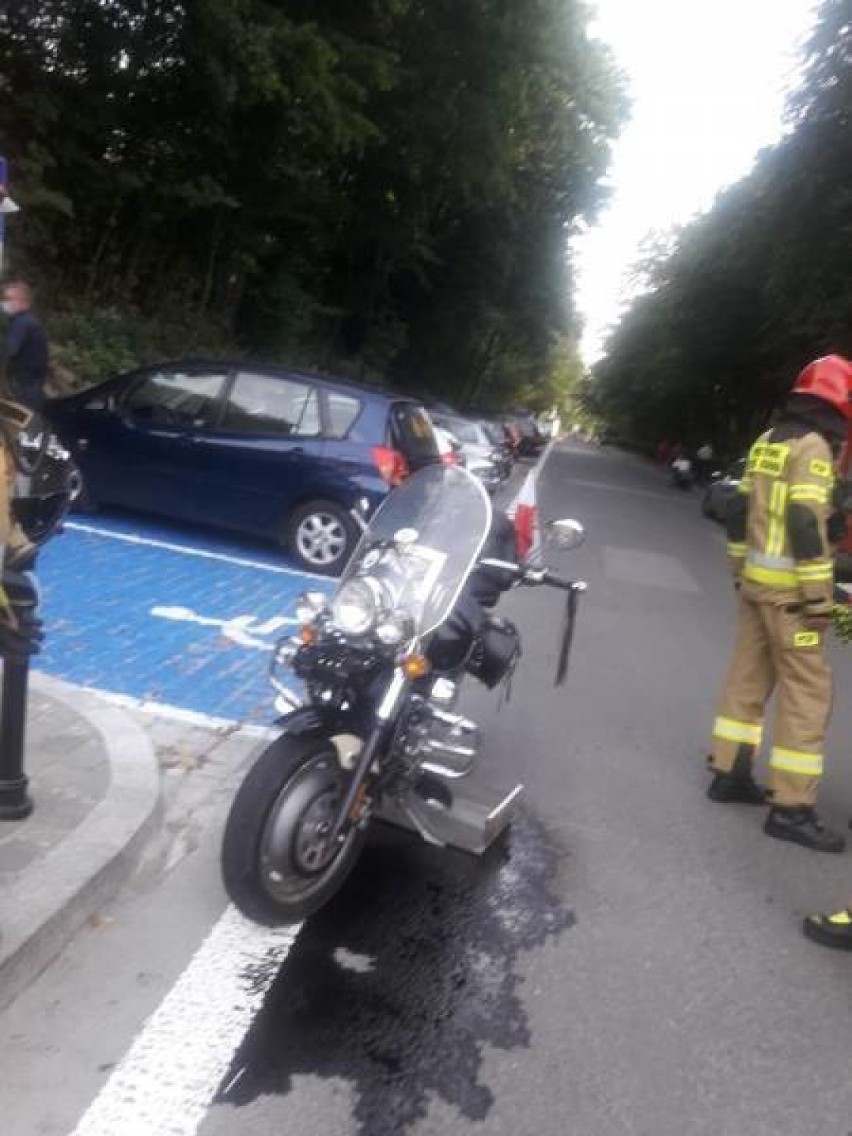 Krynica-Zdrój. Przy parkingu na Ebersa zderzyła się osobówka i motocykl