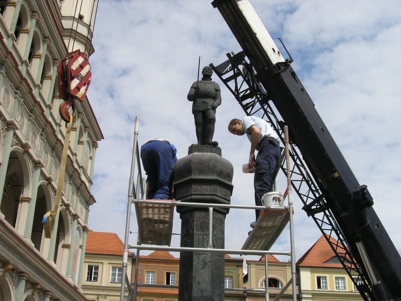 W poniedziałek kat znów stanął na pręgierzu