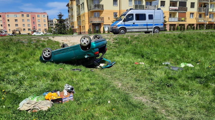 Pijany kierowca dachował autem na Armii Krajowej w Kaliszu