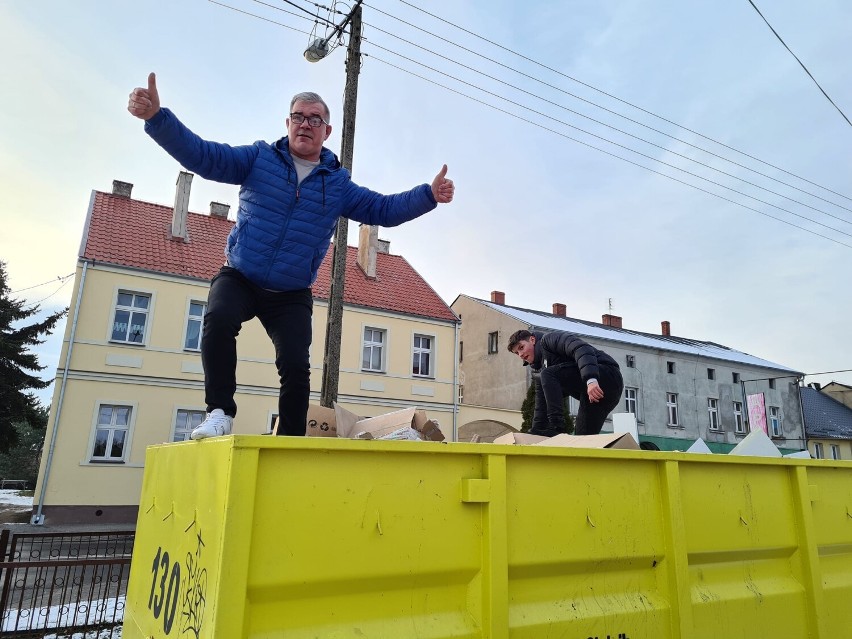 Akcja makulatury dla małej Mai Tomczak w Borui Nowej!