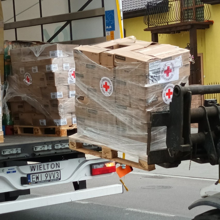 Sandomierski magazyn Polskiego Czerwonego Krzyża wznowił wydawanie pomocy dla uchodźców z Ukrainy. Gdzie się zgłosić?