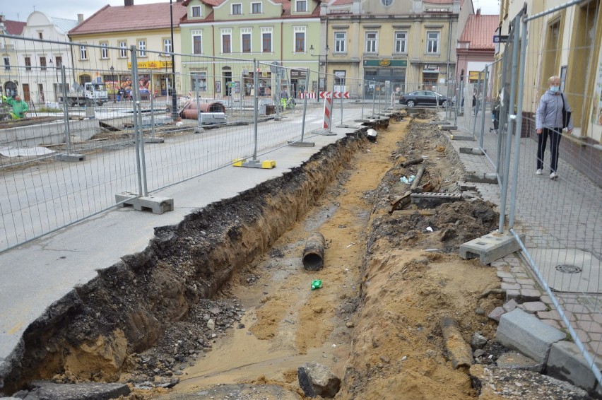 Rozpoczęcie przebudowy zachodniej pierzei Rynku, 29 września...