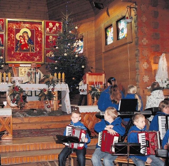 W święto Trzech Króli Mikano zagrało podczas mszy św.  w Leśnicy-Groniu