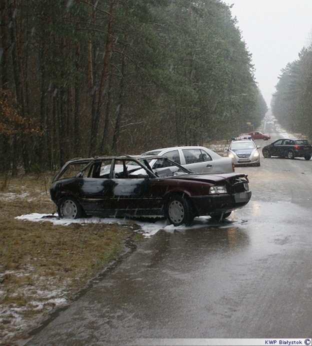 Wypadek na trasie Czerwonka - Suchowola. Dwie osoby w szpitalu [zdjęcia]