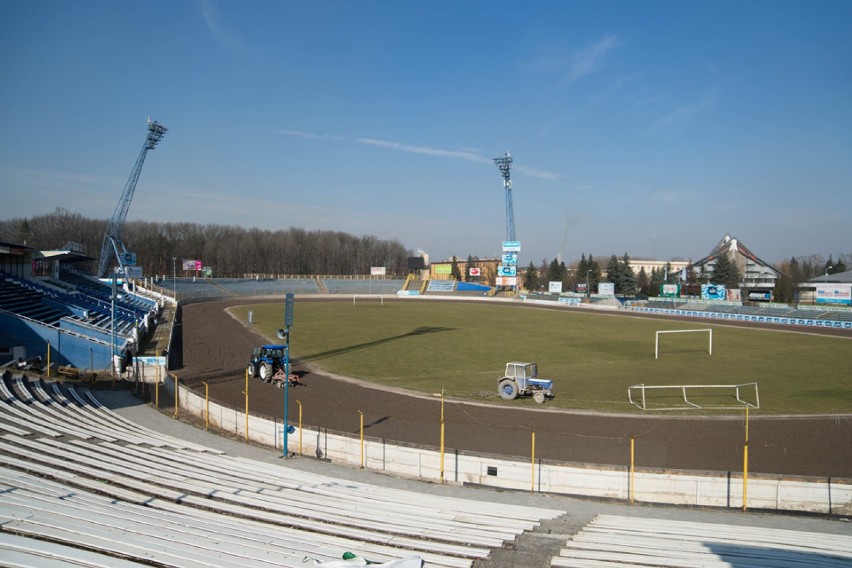 Stadion Miejski w Tarnowie: trwają przygotowania do sezonu [ZDJĘCIA]