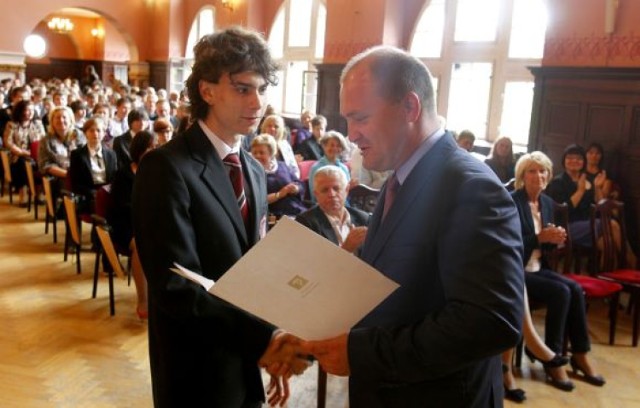 Zbigniew Juszkiewicz otrzymał najwyższe stypendium od prezydenta za dobre wyniki w nauce.