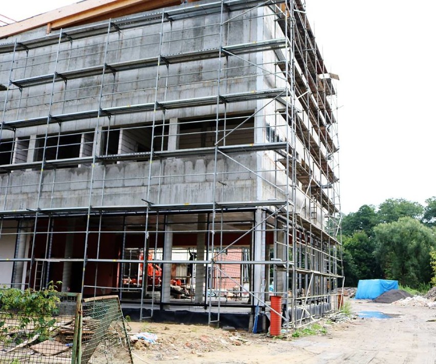 Trwa budowa nowej siedziby biblioteki w Lublińcu. Co będzie na kolejnych piętrach?  [ZDJĘCIA]