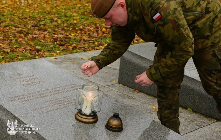 Żołnierze WOT odwiedzili cmentarze