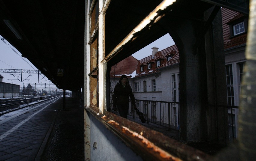 Remont peronów w Legnicy. To nie będzie stacja naszych marzeń. Potrzebny II etap