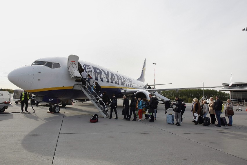 Linie Ryanair świętują odprawienie z łódzkiego lotniska 2,5-milionowego pasażera / 6.10.2015