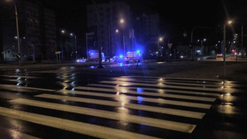 Wypadek na Grunwaldzkiej w Kielcach. Trzy osoby w szpitalu po zderzeniu dwóch samochodów