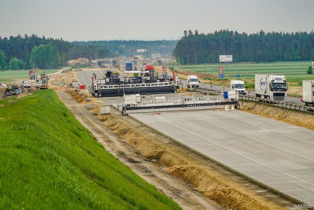 Budowa autostrady A1 Radomsko - granica woj. śląskiego. Tak postępują prace - MAJ 2020