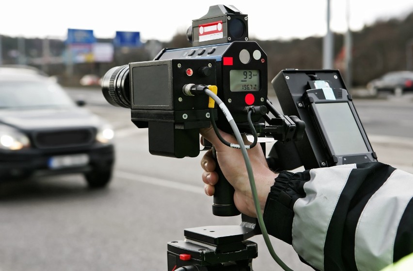 Pomorskie. Kierowcy zostali ukarani według nowego taryfikatora mandatów. Rekordzista przekroczył prędkość o ponad 100 km/h