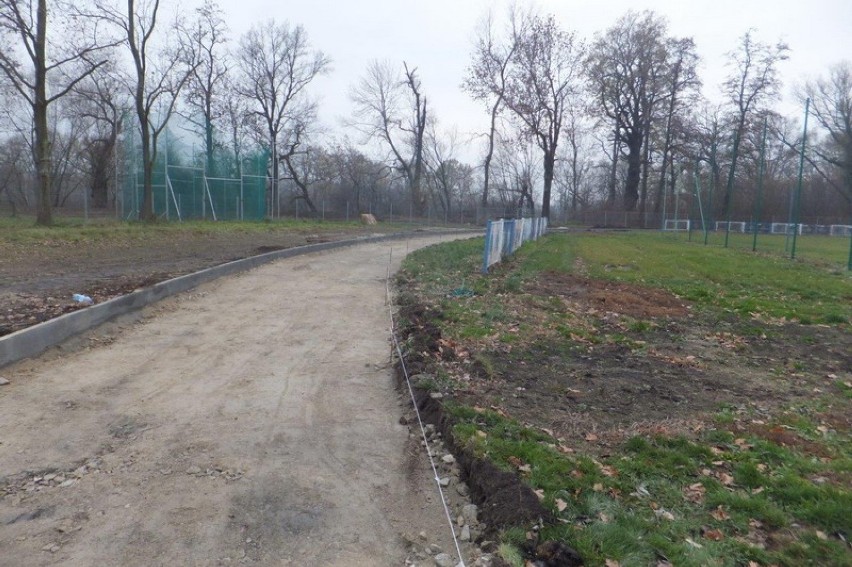 Trwa rewitalizacja stadionu miejskiego w Żarowie (ZDJĘCIA)