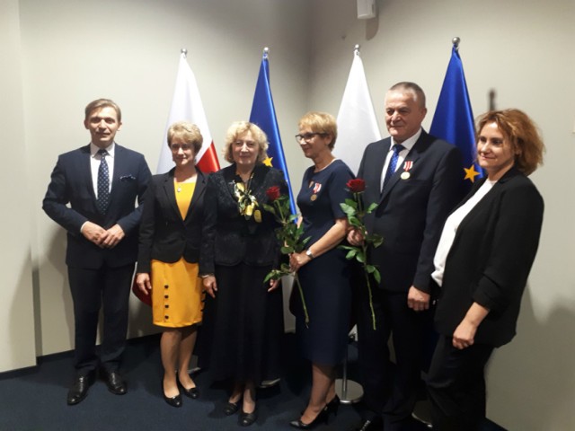 Medal Komisji Edulacji Narodowej otrzymali Małgorzata Tomela i Marek Janiak