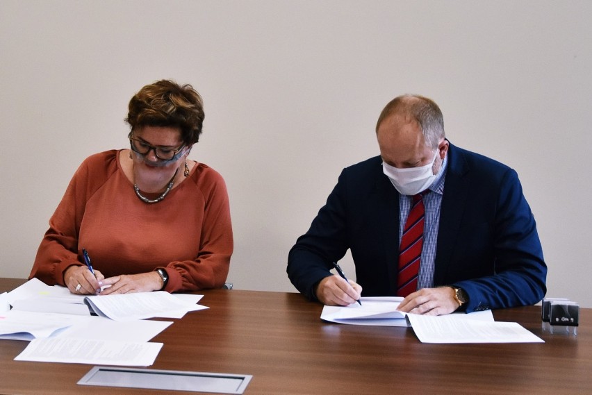 Podpisanie umowy ws. modernizacji ul. Kolejowej w Pucku - 30 września 2020