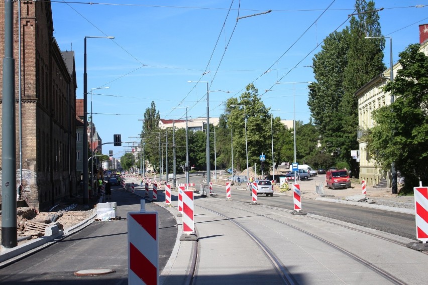 Ruch na  ul. Warszawskiej jest udostępniony tylko częściowo.