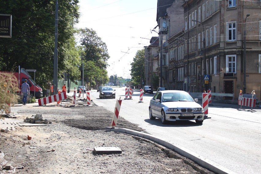 Ruch na  ul. Warszawskiej jest udostępniony tylko częściowo.