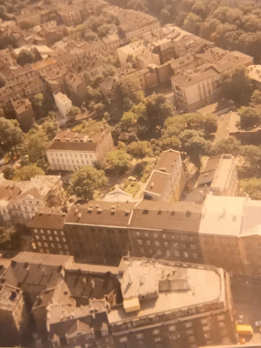 Kraków sprzed 30 lat. Zdjęcia wykonane z samolotu w sierpniu...