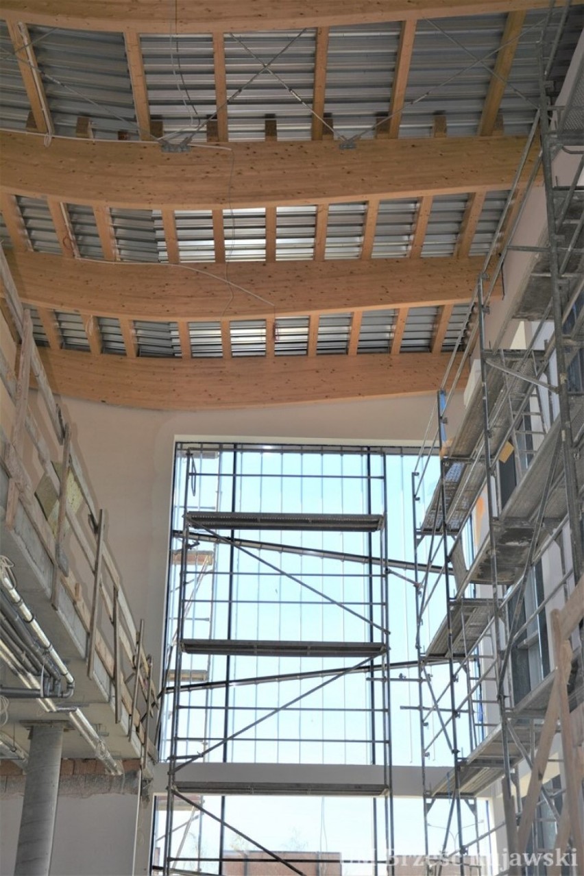 Trwa budowa nowoczesnego centrum kultury w Brześciu Kujawskim [zdjęcia]