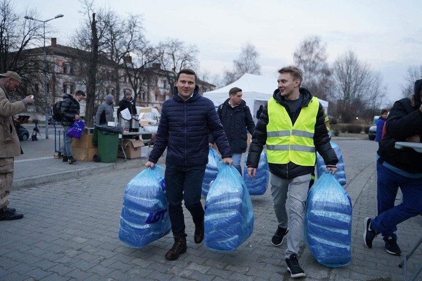 Pomoc dla uchodźców z Ukrainy trafiła także od PLL Lot,...