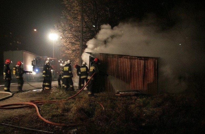 Opole: Kolejny pożar na Zaodrzu. Spłonął garaż na ulicy Niemodlińskiej [ZDJĘCIA]