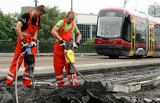 Od wtorku nie pojedziesz tramwajem przy Jana Pawła II. Zwężą też al. Jerozolimskie [MAPY, OBJAZDY]