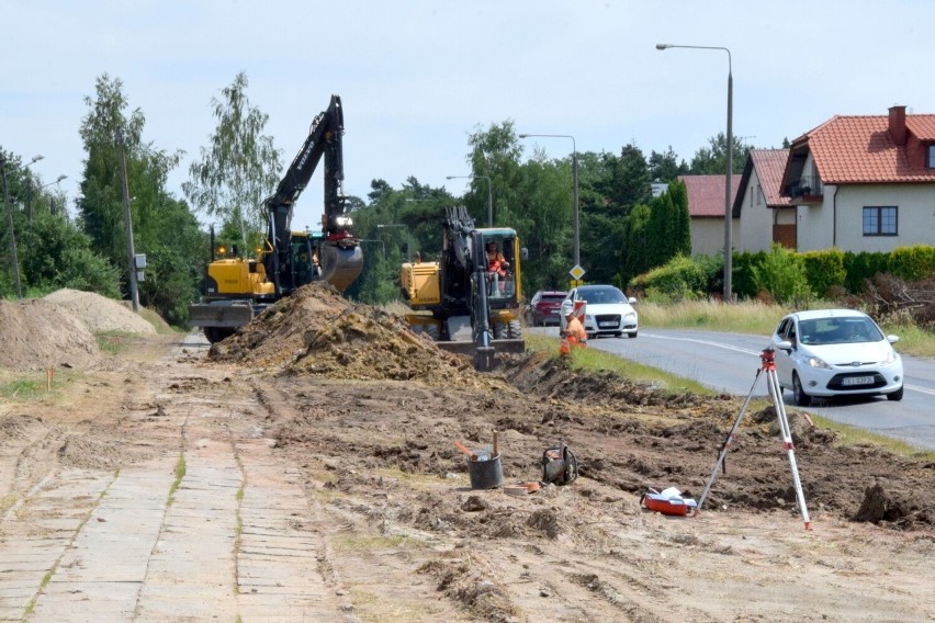 Trwają prace przy rozbudowie wylotówki z Kielc. Rozpoczęła się gigantyczna wycinka drzew i krzewów