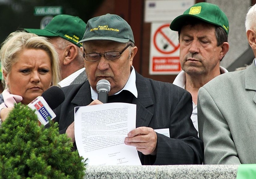 Działkowcy protestowali przed Urzędem Wojewódzkim w Olsztynie