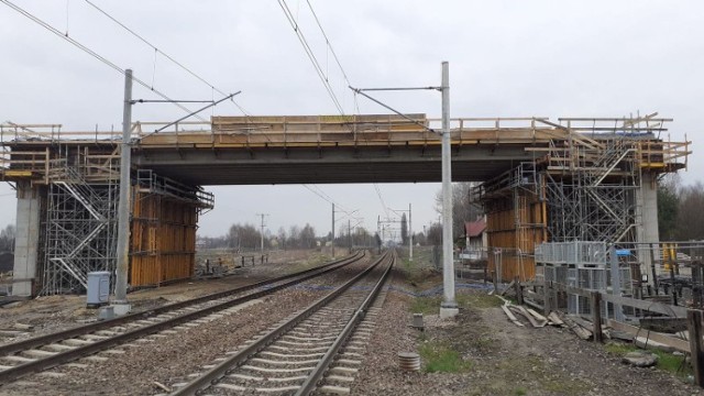 Na budowie obwodnicy Podolsza trwają m.in. prace przy wiadukcie nad linią kolejową Oświęcim - Kraków