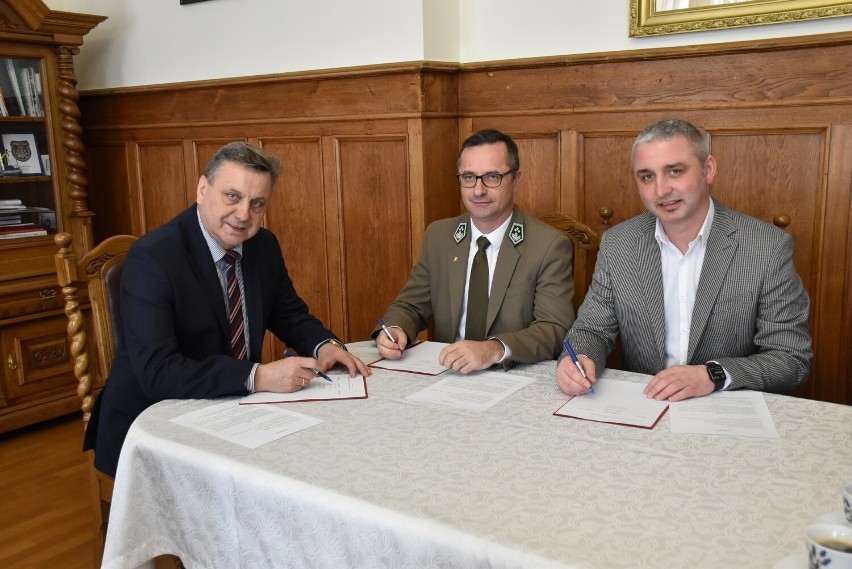 Porozumienie w sprawie budowy ścieżki rowerowej dookoła Jeziora Rychnowskiego podpisane