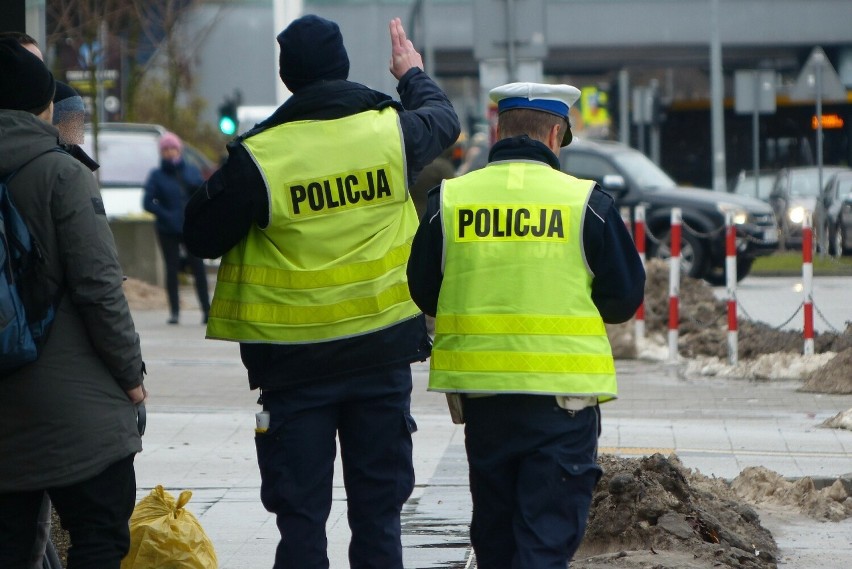 Rowerzysta, kierowca autobusu i gorąca wymiana zdań przy Żytniej w Kielcach. Interweniowała policja 