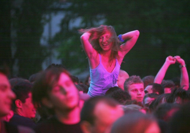 Juwenalia Warszawskie to wielkie święto studentów, ale przede wszystkim to prawdopodobnie największy festiwal muzyczny w Europie Środkowo-Wschodniej! Przez cały miesiąc na studentów będą czekać koncerty, zabawy, imprezy, rozgrywki sportowe i inne atrakcje, które mają im pomóc wyzwolić pozytywne emocje przed sesją egzaminacyjną.

Czytaj więcej: Juwenalia Warszawskie 2014. Wielkie święto studentów