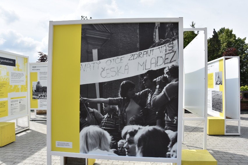 Jasna Góra. Wystawa fotograficzna w 40. rocznicę pielgrzymki Jana Pawła II ZDJĘCIA także archiwalne