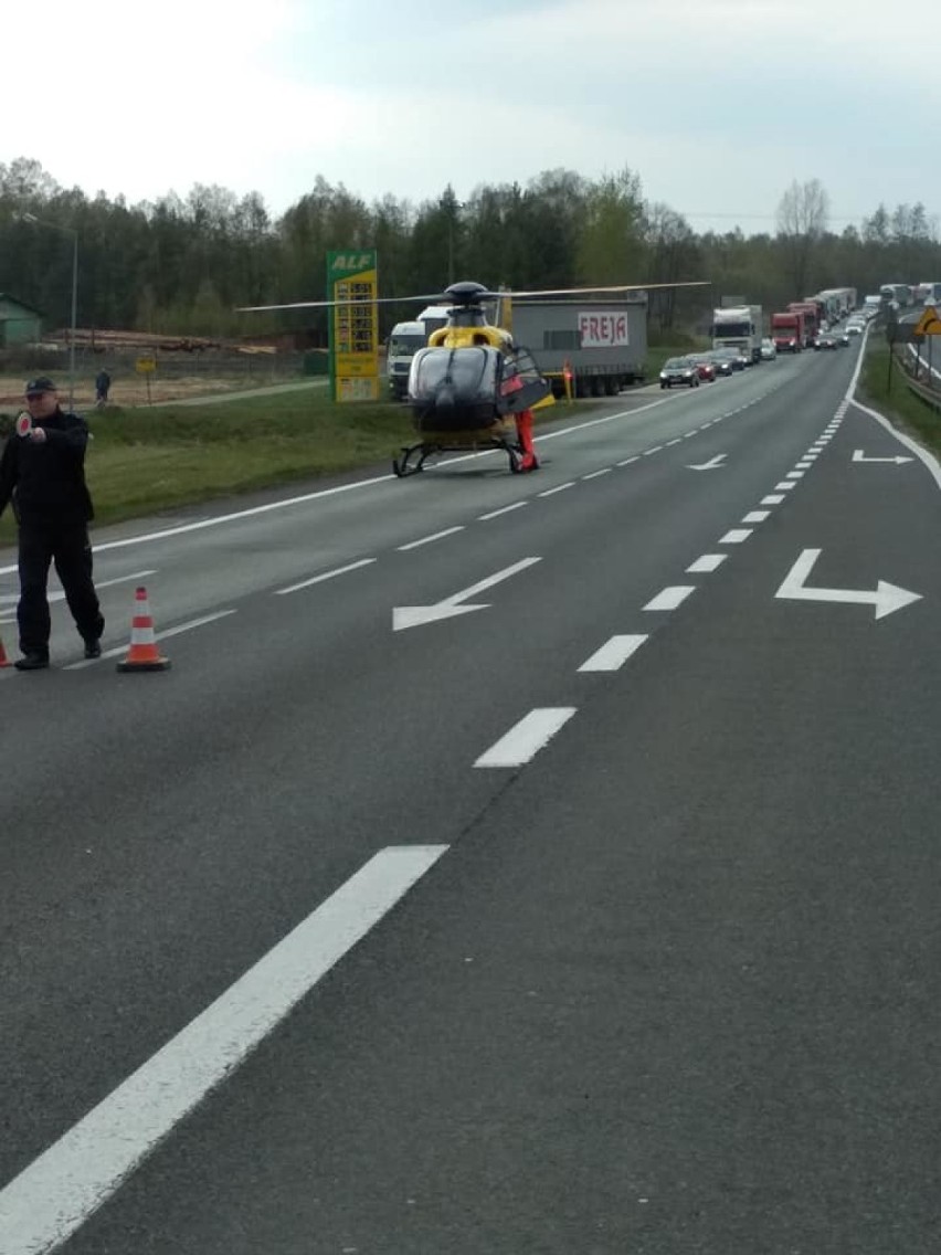 Wypadek na DK 1 w Cynkowie w powiecie myszkowskim. Droga na Katowice zablokowana