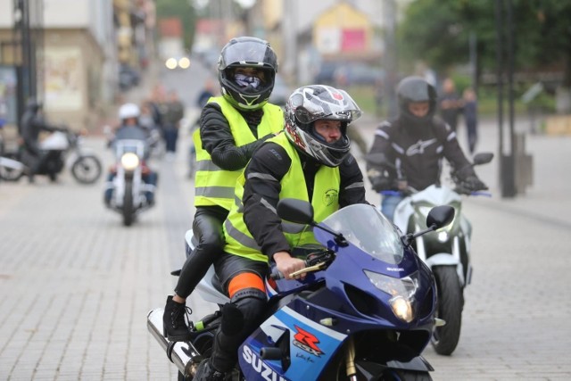 Wielka parada motocyklistów przejechała przez Jaworzno. Tak zakończył się sezon motocyklowy 26 września 2020.

Zobacz kolejne zdjęcia. Przesuwaj zdjęcia w prawo - naciśnij strzałkę lub przycisk NASTĘPNE