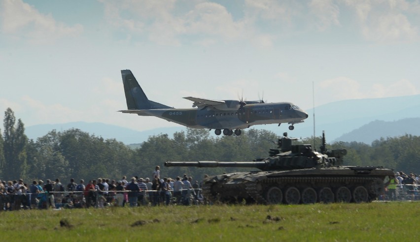 Dni NATO 2018 w Ostravie [ZDJĘCIA + WIDEO]. Tysiące ludzi podziwiało czołgi, helikoptery, oraz polskie F16