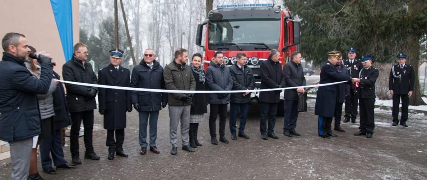 Przekazanie nowego samochodu ratowniczo-gaśniczego dla OSP w Jegłowniku