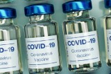 Stołeczni policjanci szczepią się na COVID-19. Ponad tysiąc funkcjonariuszy przyjęło pierwszą dawkę szczepionki 