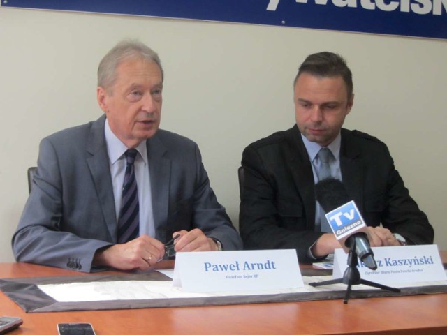 Poseł Paweł Arndt i Łukasz Kaszyński, dyrektor jego biura.