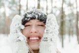 Naturalne sposoby na ochronę skóry zimą. Jak chronić twarz przed zimnem i wiatrem? Tym najlepiej smarować twarz, by ratować ją przed mrozem
