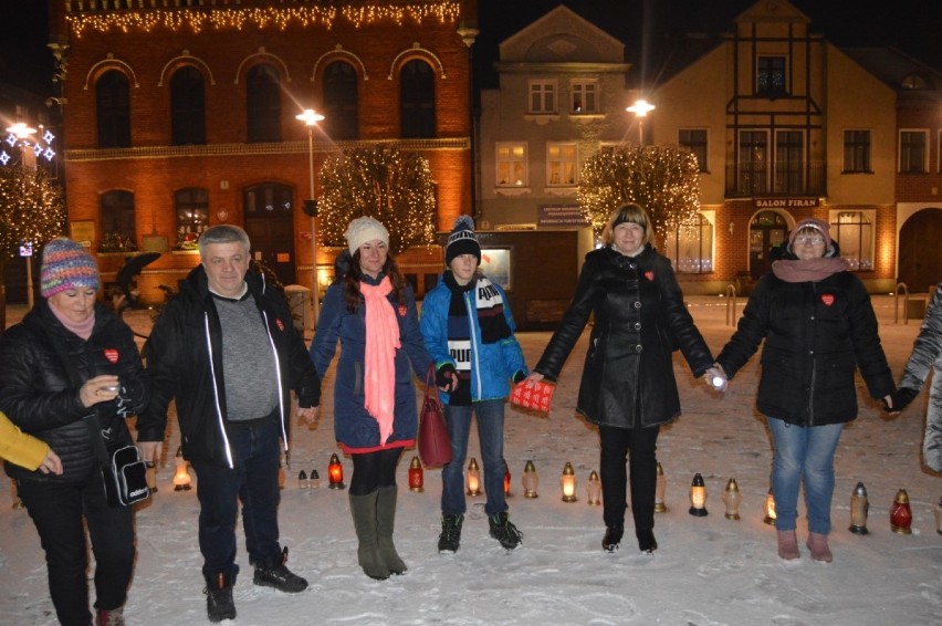 Również mieszkańcy Pucka wysłali „Światełko do Pawła”. W niedzielę, 20.01.2019 r. o godzinie 19:55, minął tydzień od tragedii w Gdańsku