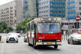 Zabytkowe autobusy, tramwaje, promy przez Wisłę i statek do Serocka powracają