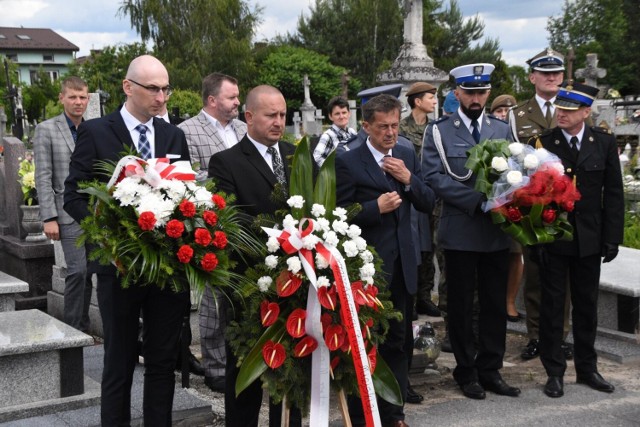 W Jędrzejowie odbyły się wojewódzkie uroczystości upamiętniające Ofiary Niemieckich Nazistowskich Obozów Koncentracyjnych i Obozów Zagłady.